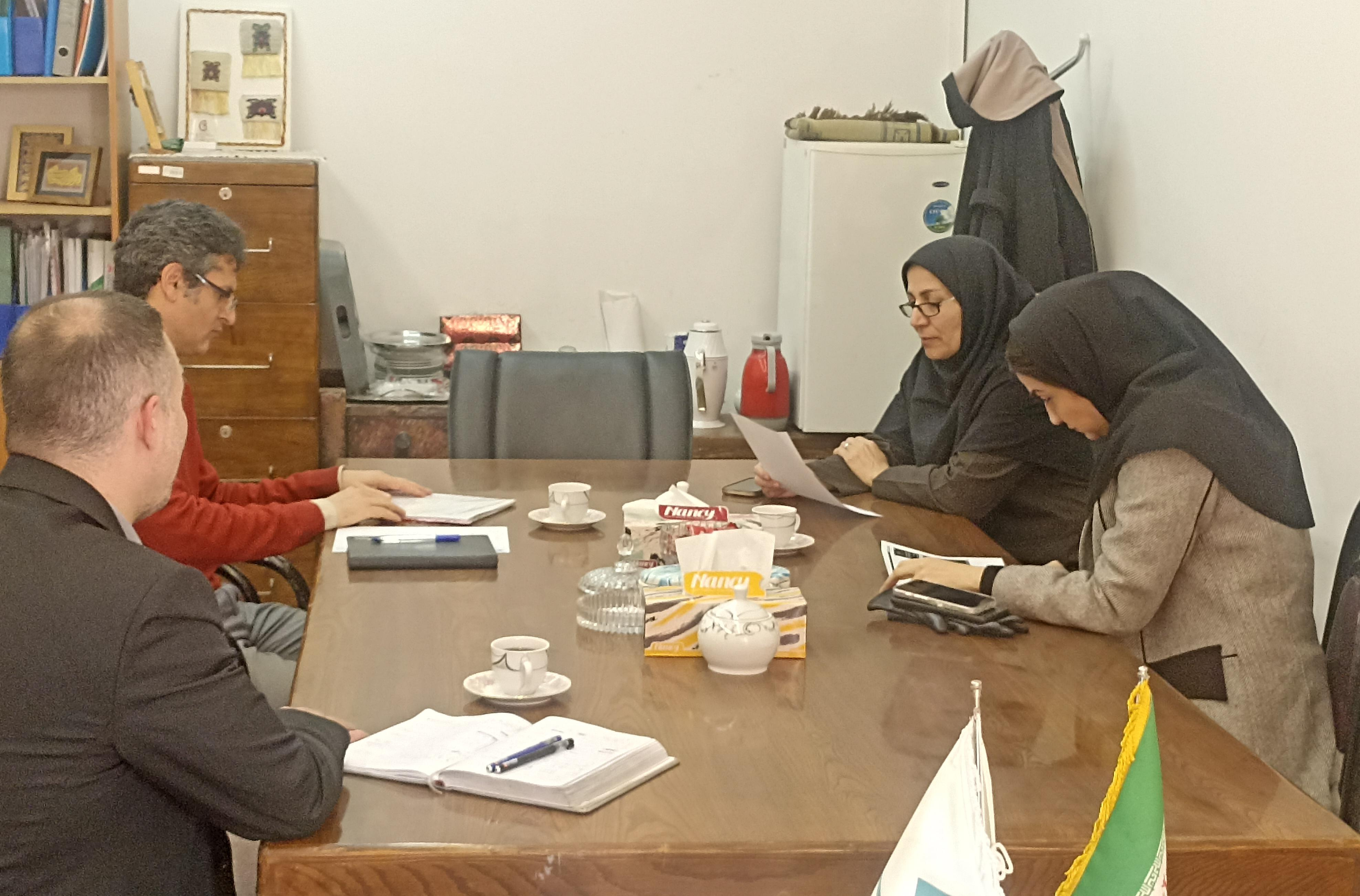 بازدید نمایندگان وزارت علوم و معاونت علمی از مرکز رشد و کارآفرینی دانشگاه هنر ایران